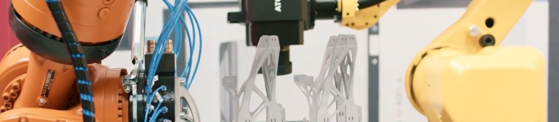 Robotereinheiten und additiv gefertigte Halterungen