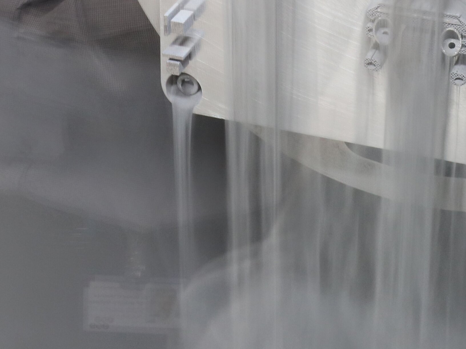 Smart Depowdering: AM Automation Edge von Solukon | EOS GmbH